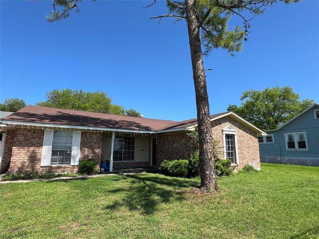 305 Aubrey, 15467372, Yoakum, Single-Family,  for sale, PROPERTY EXPERTS 