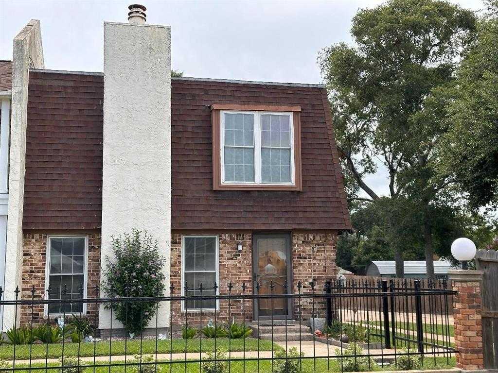 2020 James, 63227008, Baytown, Townhouse,  for sale, PROPERTY EXPERTS 